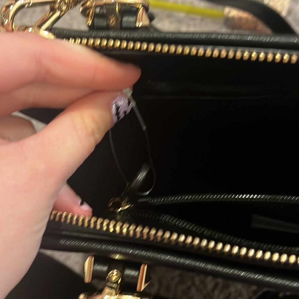 NWOT- Michael Kors small leather Crossbody detachable strap - Picture 6 of 9